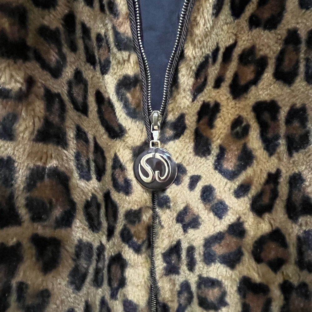 St. John Sport Leopard Faux Fur Jacket - Picture 3 of 6